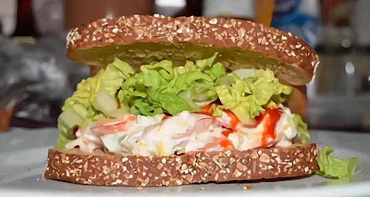 Sandwiches, verschiedenen Brotsorten, Fleisch, Wurst, Aufstrich, Käsevariationen,