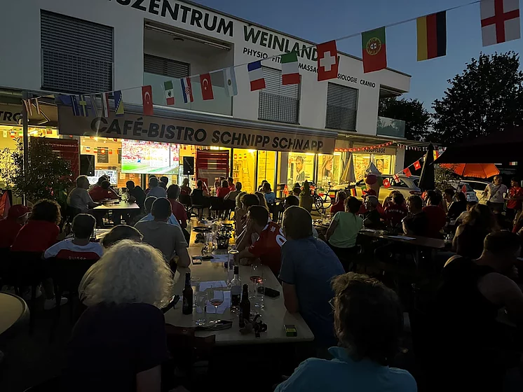Was für ein fantastischer Abend beim Public Viewing im Café-Bistro Schnipp-Schnapp in Kleinandelfingen!