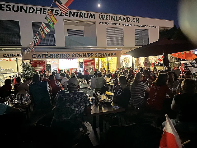 Was für ein fantastischer Abend beim Public Viewing im Café-Bistro Schnipp-Schnapp in Kleinandelfingen!